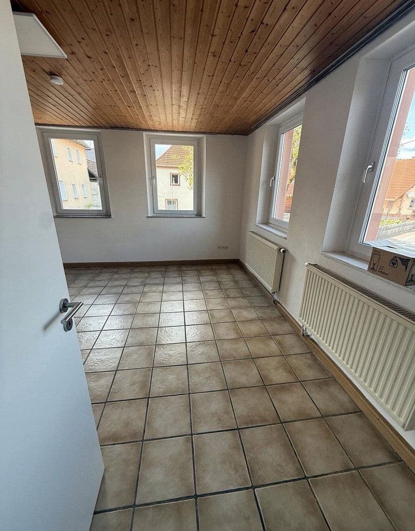Pronájem domu 140 m², pozemek 600 m², Kirchstr. 6, Kleinkahl, Bavorsko Pronájem domu 140 m², pozemek 600 m², Kirchstr. 6, Kleinkahl, Bavorsko