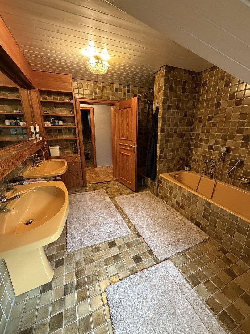 Pronájem domu 220 m², pozemek 3.150 m², Gebenbach, Bavorsko Pronájem domu 220 m², pozemek 3.150 m², Gebenbach, Bavorsko