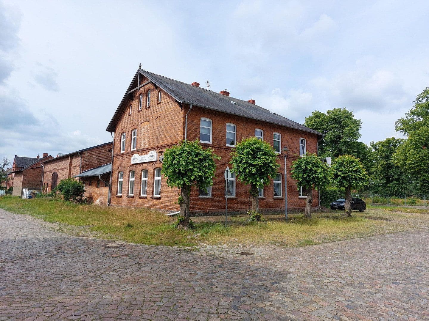 Prodej domu 250 m², pozemek 1.858 m², Eldena, Mecklenburg-Vorpommern Prodej domu 250 m², pozemek 1.858 m², Eldena, Mecklenburg-Vorpommern