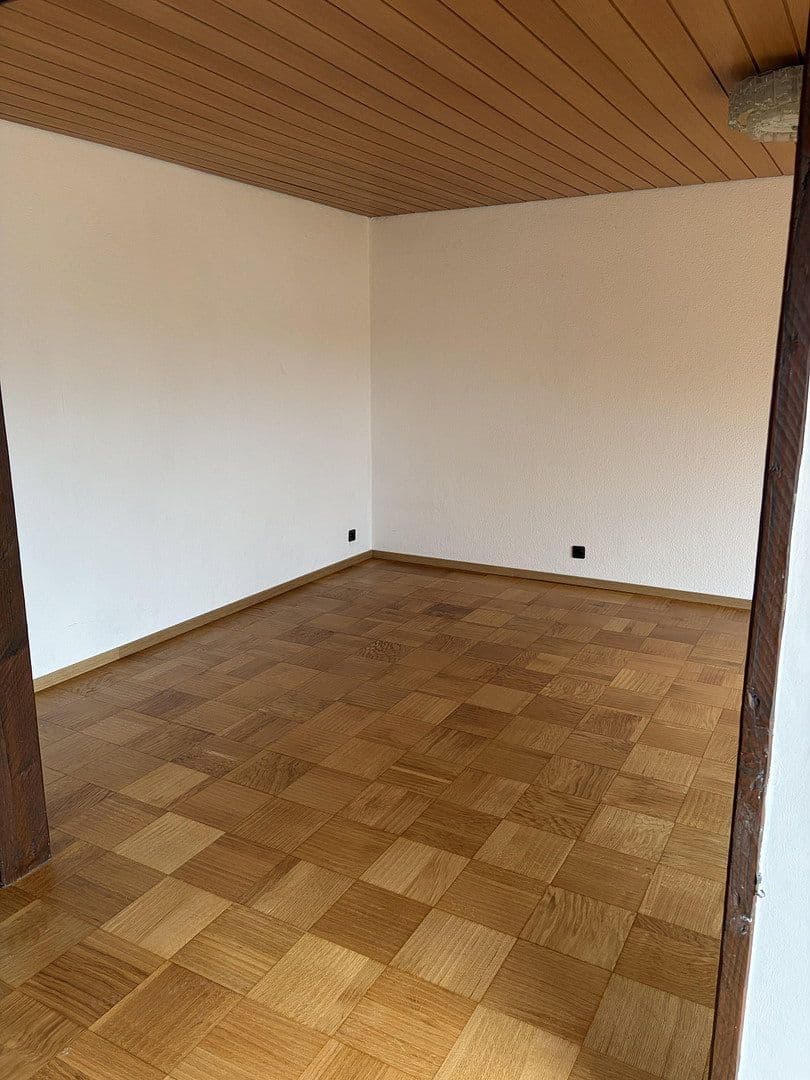 Pronájem bytu 3+kk 90 m², Stuttgart, Bádensko-Württembersko Pronájem bytu 3+kk 90 m², Stuttgart, Bádensko-Württembersko