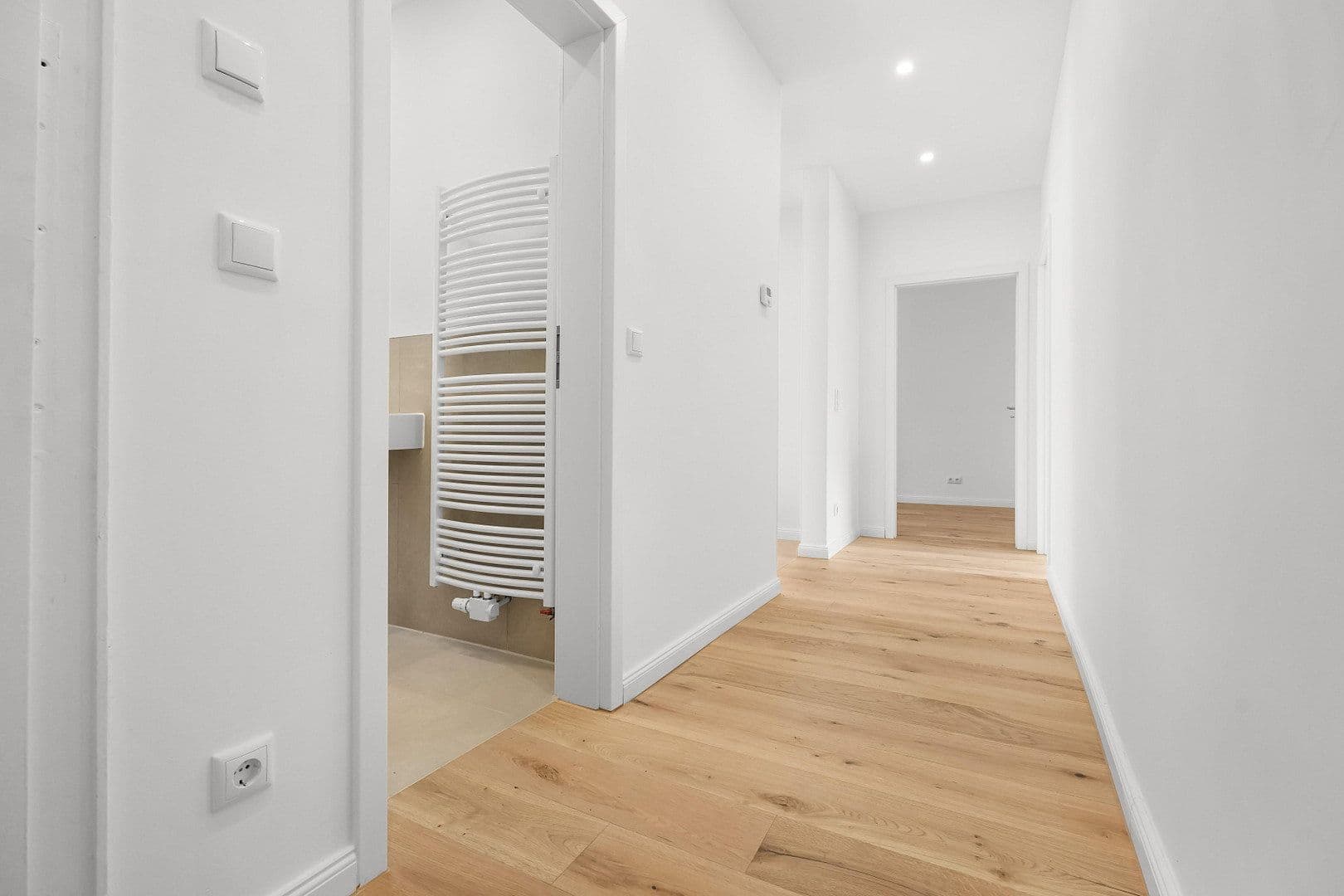 Pronájem bytu 3+1 65 m², Bödekerstraße 2, Hannover, Dolní Sasko Pronájem bytu 3+1 65 m², Bödekerstraße 2, Hannover, Dolní Sasko