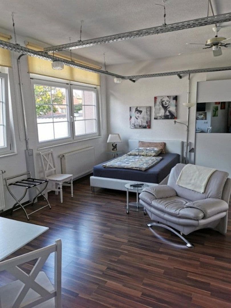 Pronájem bytu 1+1 45 m², Kreuzstraße 30, Villingen-Schwenningen, Bádensko-Württembersko Pronájem bytu 1+1 45 m², Kreuzstraße 30, Villingen-Schwenningen, Bádensko-Württembersko
