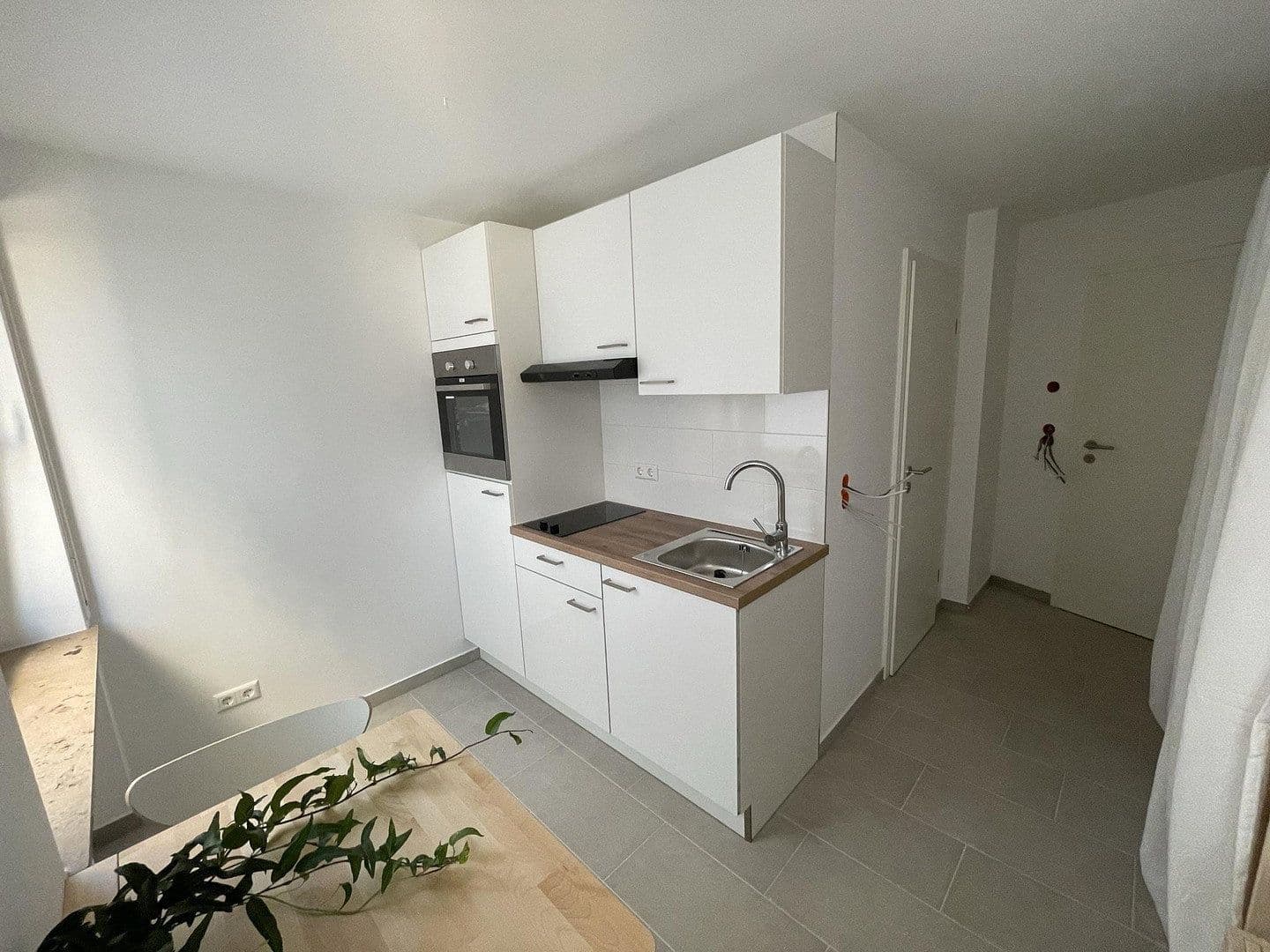 Pronájem bytu 1+1 20 m², Stuttgarter Str.18, Stuttgart, Bádensko-Württembersko Pronájem bytu 1+1 20 m², Stuttgarter Str.18, Stuttgart, Bádensko-Württembersko