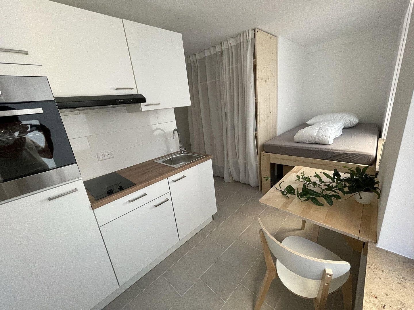 Pronájem bytu 1+1 20 m², Stuttgarter Str.18, Stuttgart, Bádensko-Württembersko Pronájem bytu 1+1 20 m², Stuttgarter Str.18, Stuttgart, Bádensko-Württembersko
