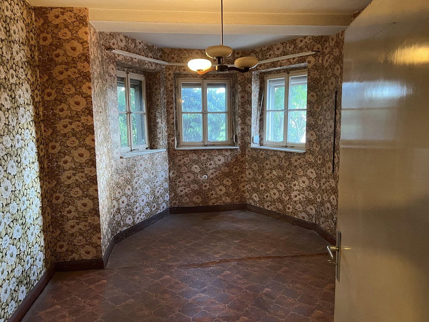Prodej domu 78 m², pozemek 461 m², Zeppelinstraße 37, Lünen, Severní Porýní-Vestfálsko Prodej domu 78 m², pozemek 461 m², Zeppelinstraße 37, Lünen, Severní Porýní-Vestfálsko