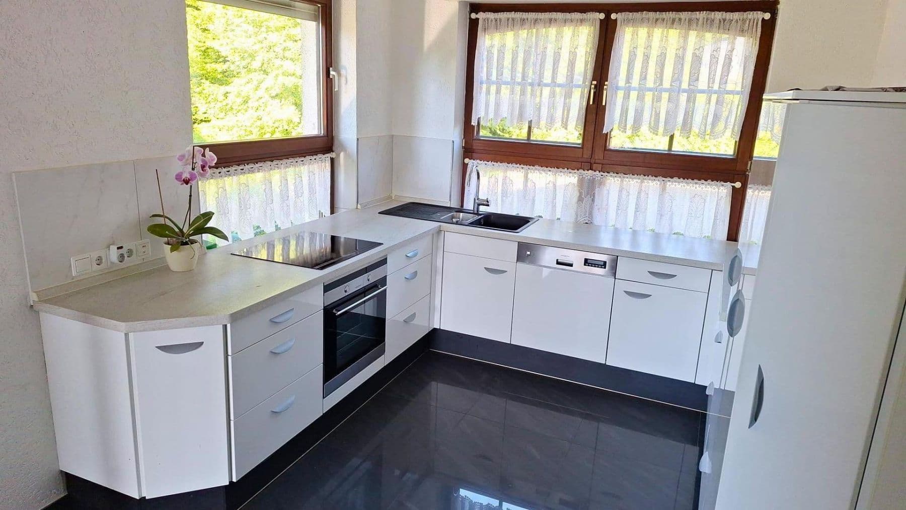 Prodej domu 255 m², pozemek 1.200 m², Melsbach, Porýní-Falc Prodej domu 255 m², pozemek 1.200 m², Melsbach, Porýní-Falc