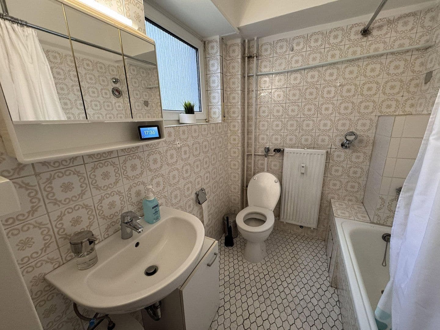 Pronájem bytu 1+1 37 m², Mannheim, Bádensko-Württembersko Pronájem bytu 1+1 37 m², Mannheim, Bádensko-Württembersko