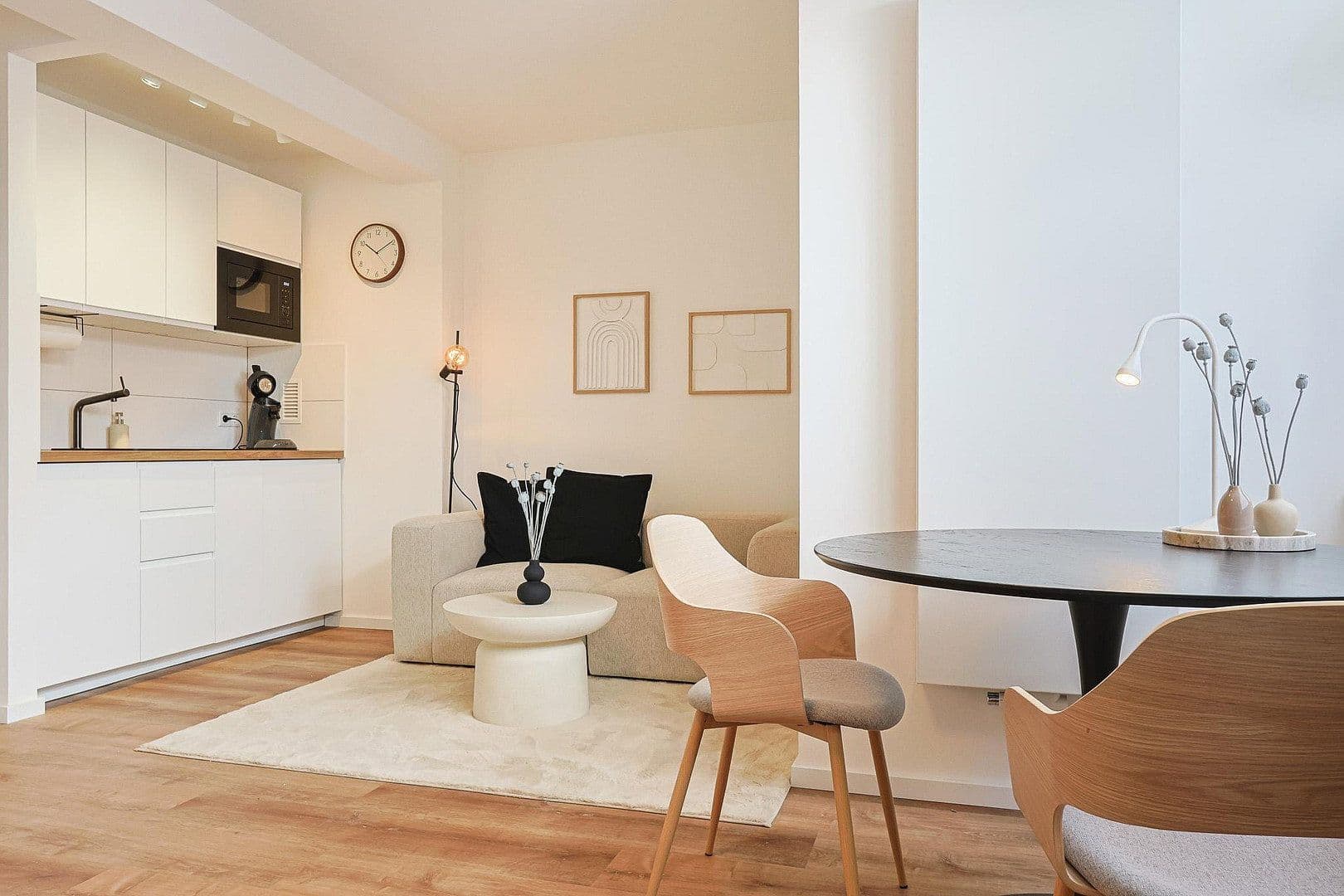 Pronájem bytu 1+1 25 m², Bagelstr. 98, Düsseldorf, Severní Porýní-Vestfálsko Pronájem bytu 1+1 25 m², Bagelstr. 98, Düsseldorf, Severní Porýní-Vestfálsko