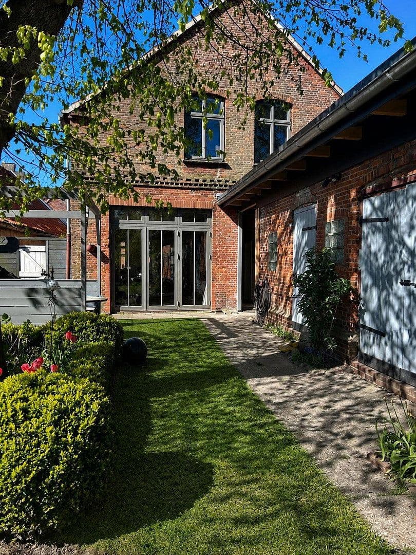 Prodej domu 270 m², pozemek 730 m², Meldorf, Šlesvicko-Holštýnsko Prodej domu 270 m², pozemek 730 m², Meldorf, Šlesvicko-Holštýnsko