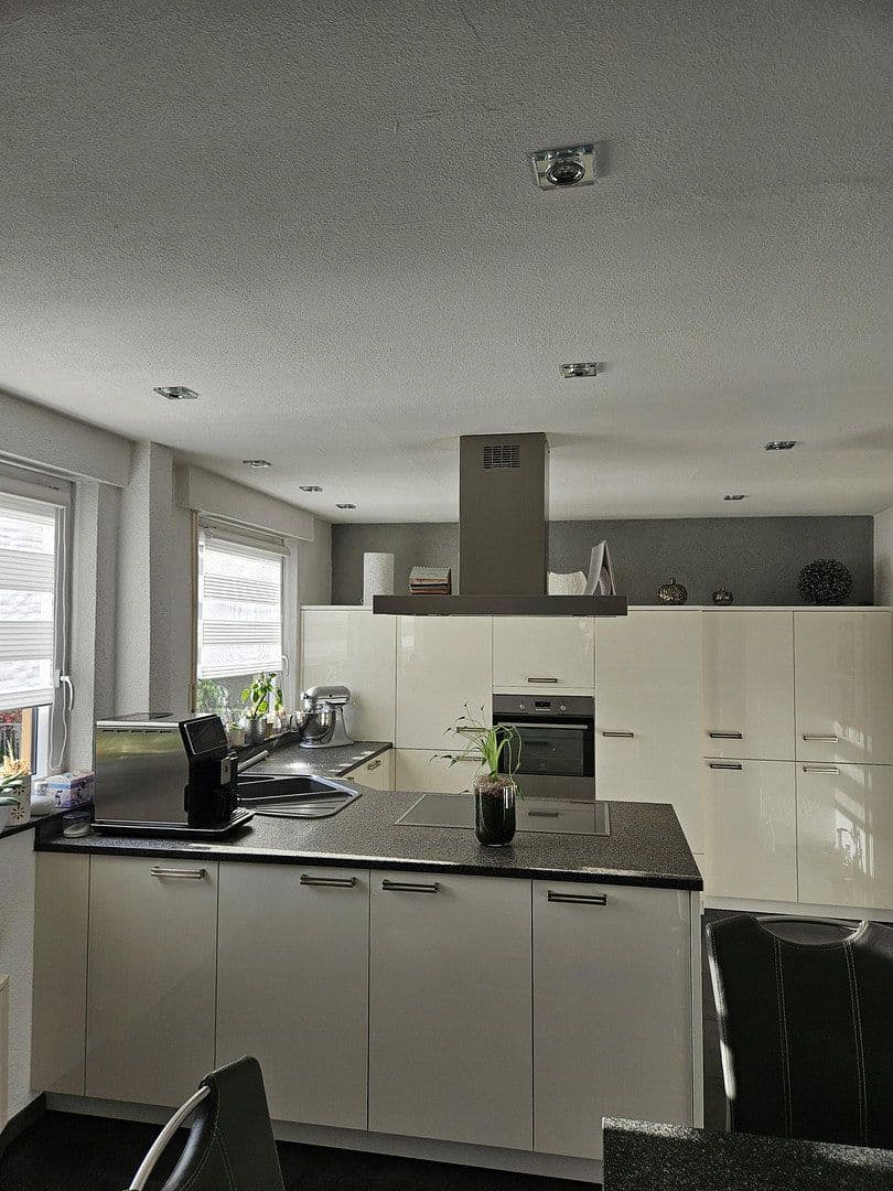 Prodej domu 295 m², pozemek 1.365 m², Austr. 9, Offenau, Bádensko-Württembersko Prodej domu 295 m², pozemek 1.365 m², Austr. 9, Offenau, Bádensko-Württembersko