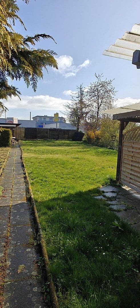 Prodej domu 295 m², pozemek 1.365 m², Austr. 9, Offenau, Bádensko-Württembersko Prodej domu 295 m², pozemek 1.365 m², Austr. 9, Offenau, Bádensko-Württembersko