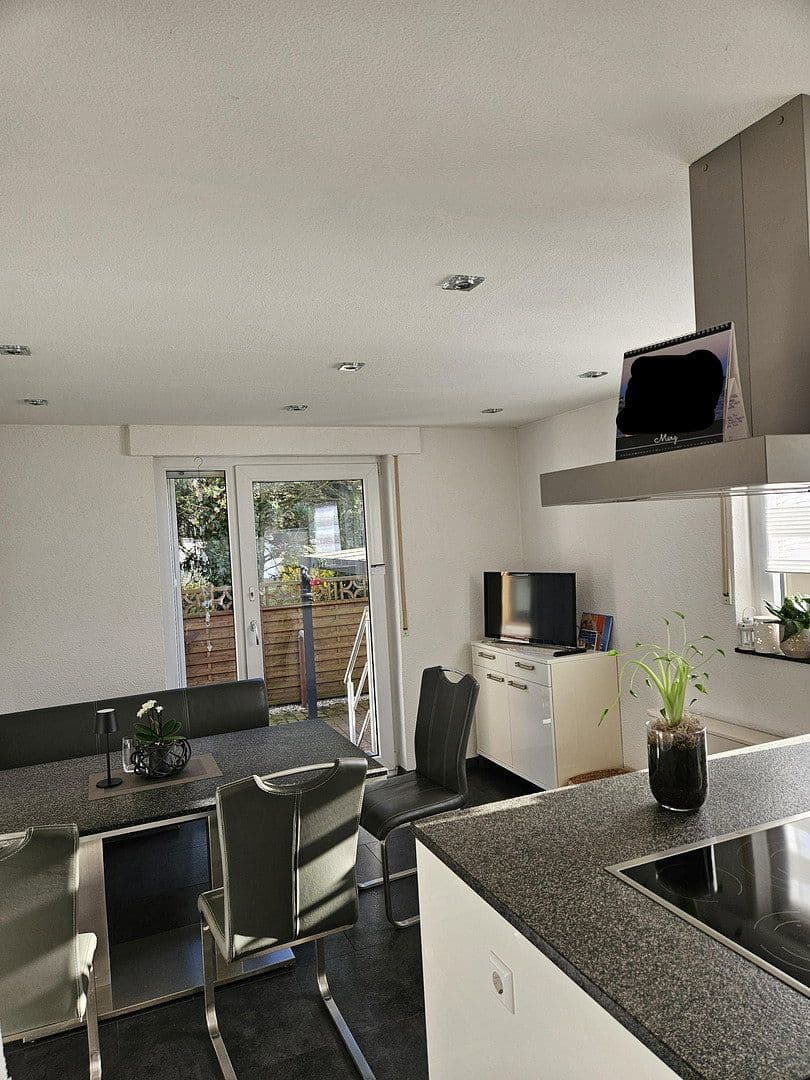 Prodej domu 295 m², pozemek 1.365 m², Austr. 9, Offenau, Bádensko-Württembersko Prodej domu 295 m², pozemek 1.365 m², Austr. 9, Offenau, Bádensko-Württembersko