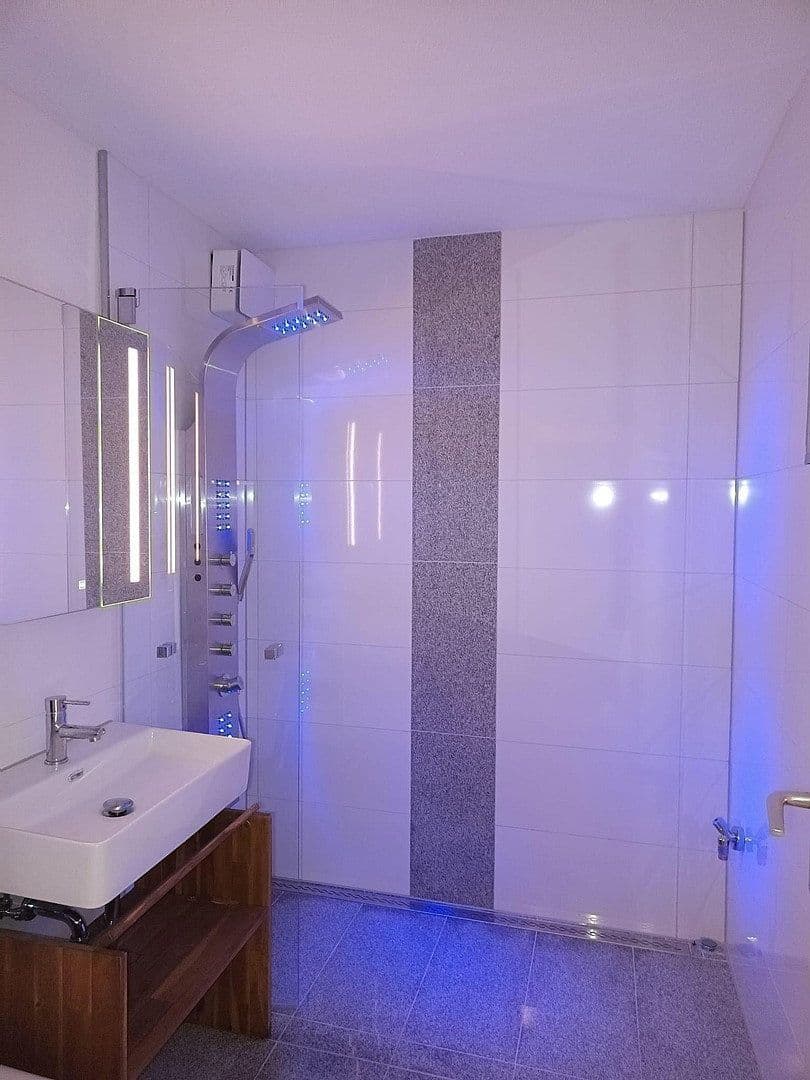 Pronájem bytu 1+kk 40 m², Zum Hofgut 1, Konstanz, Bádensko-Württembersko Pronájem bytu 1+kk 40 m², Zum Hofgut 1, Konstanz, Bádensko-Württembersko
