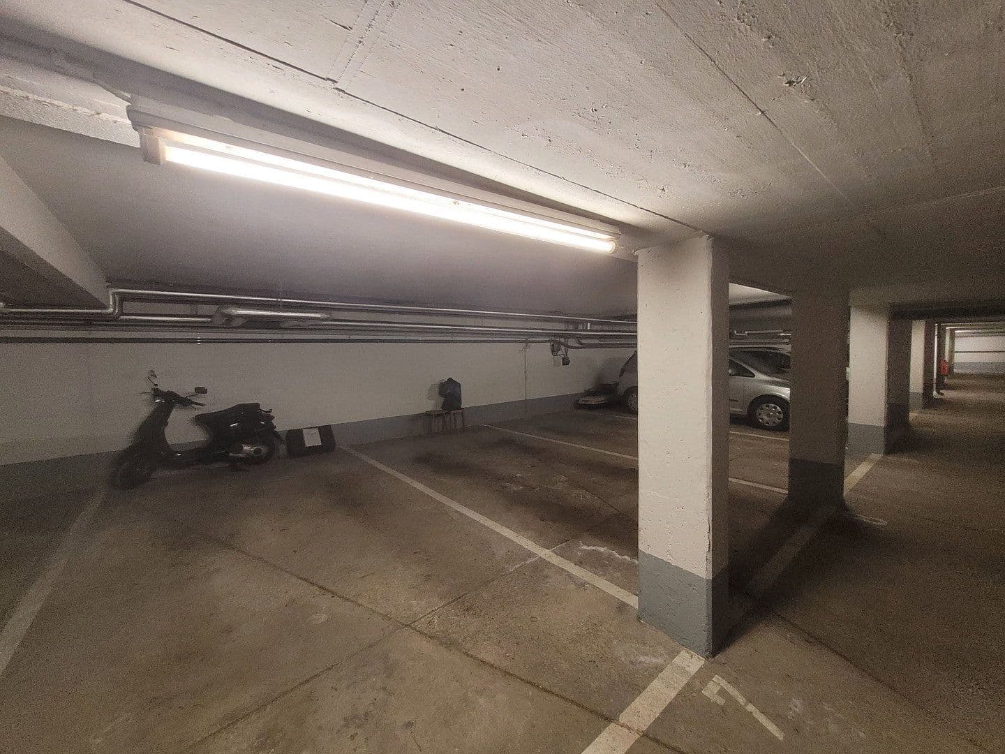 Pronájem garáže 12 m², Neuwaldegger Straße 41, Wien, Wien Pronájem garáže 12 m², Neuwaldegger Straße 41, Wien, Wien