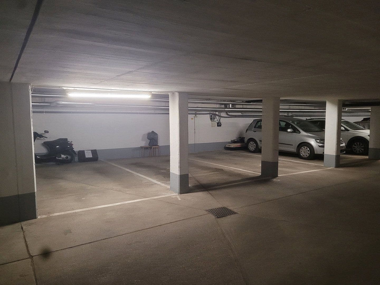 Pronájem garáže 12 m², Neuwaldegger Straße 41, Wien, Wien Pronájem garáže 12 m², Neuwaldegger Straße 41, Wien, Wien