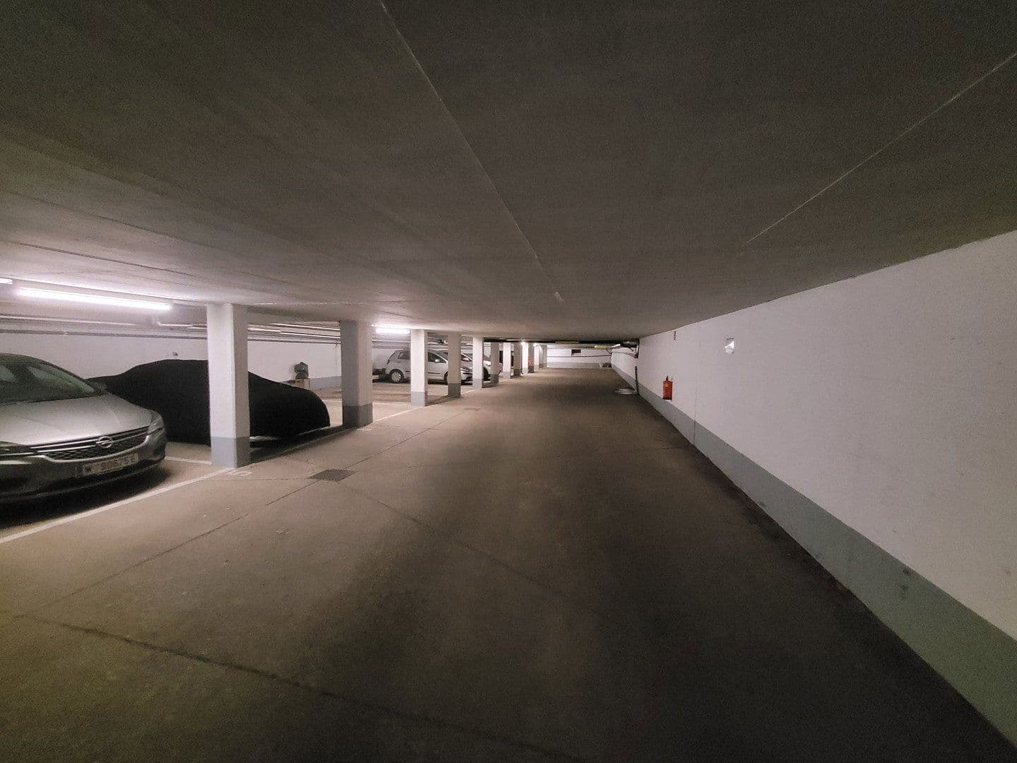Pronájem garáže 12 m², Neuwaldegger Straße 41, Wien, Wien Pronájem garáže 12 m², Neuwaldegger Straße 41, Wien, Wien