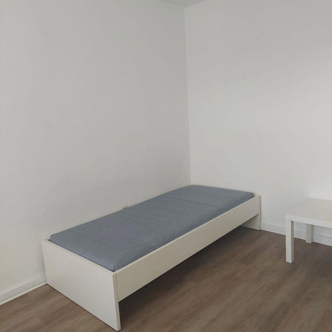 Pronájem bytu 13 m², Suarezstr. 15-17, Berlin, Berlín Pronájem bytu 13 m², Suarezstr. 15-17, Berlin, Berlín