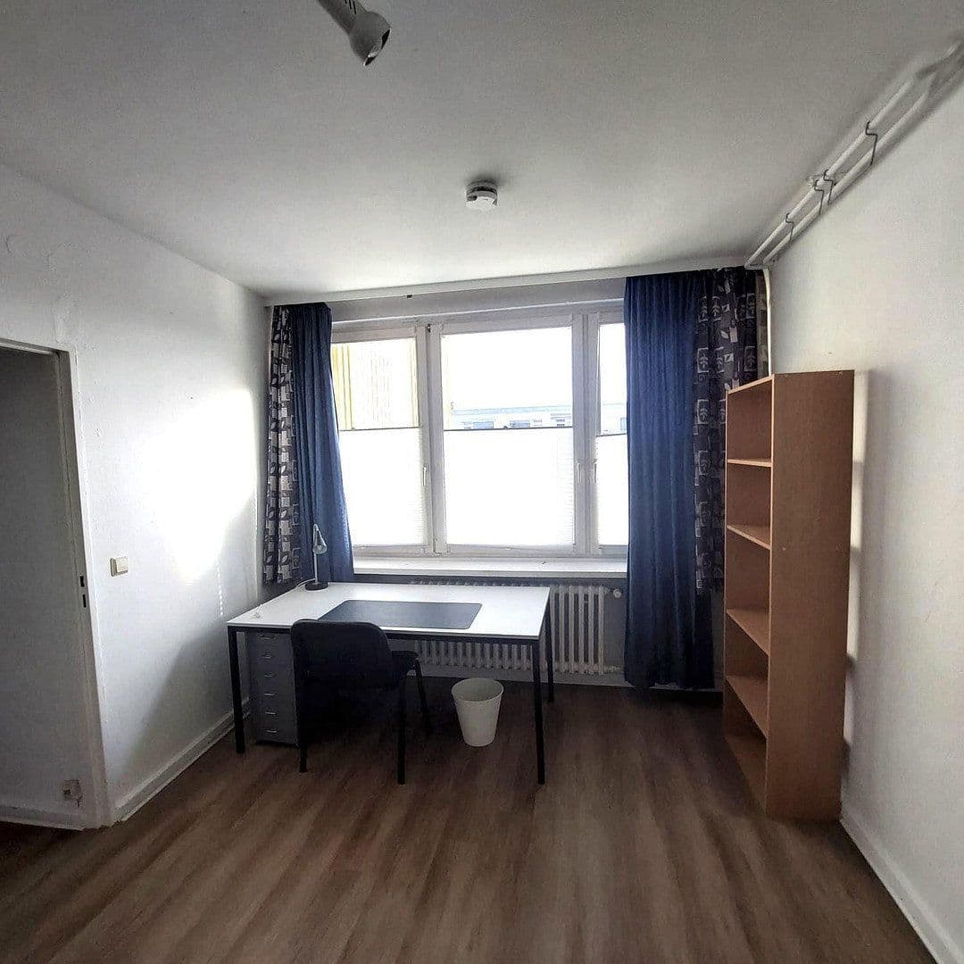 Pronájem bytu 13 m², Suarezstr. 15-17, Berlin, Berlín Pronájem bytu 13 m², Suarezstr. 15-17, Berlin, Berlín
