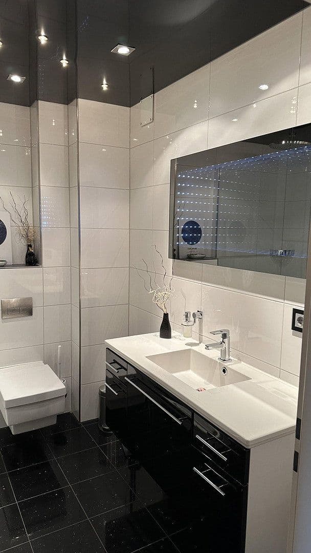 Prodej bytu 5+1 126 m², Oberhausen, Severní Porýní-Vestfálsko Prodej bytu 5+1 126 m², Oberhausen, Severní Porýní-Vestfálsko