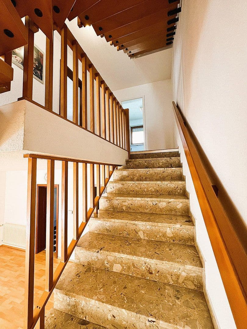Prodej domu 151 m², pozemek 212 m², Schorndorf, Bádensko-Württembersko Prodej domu 151 m², pozemek 212 m², Schorndorf, Bádensko-Württembersko
