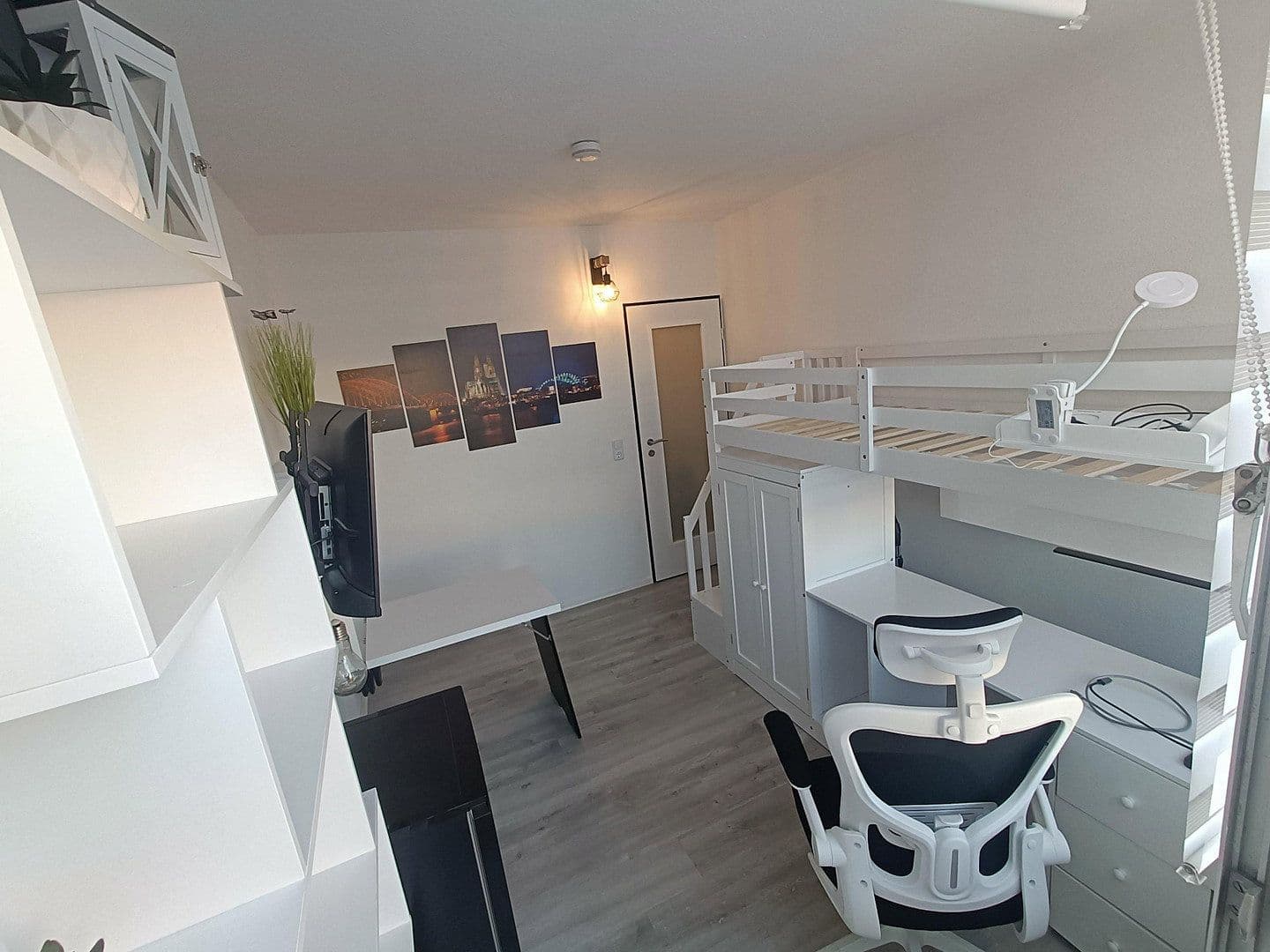 Pronájem bytu 1+1 20 m², Berhard-Feilchenfeld-Straße 13, Köln-Zollstock, Severní Porýní-Vestfálsko Pronájem bytu 1+1 20 m², Berhard-Feilchenfeld-Straße 13, Köln-Zollstock, Severní Porýní-Vestfálsko