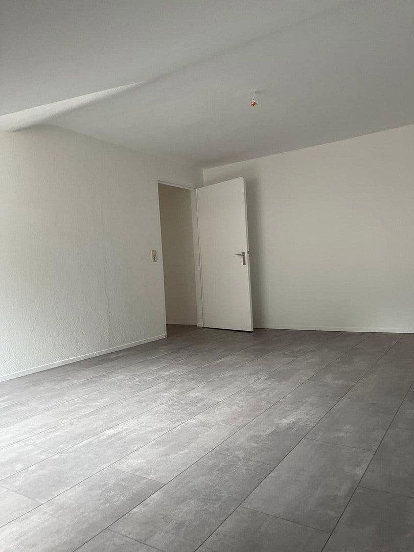Pronájem bytu 2+kk 56 m², Kaiser-Friedrichstr. 32, Pforzheim, Bádensko-Württembersko Pronájem bytu 2+kk 56 m², Kaiser-Friedrichstr. 32, Pforzheim, Bádensko-Württembersko