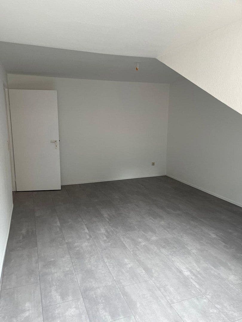 Pronájem bytu 2+kk 56 m², Kaiser-Friedrichstr. 32, Pforzheim, Bádensko-Württembersko Pronájem bytu 2+kk 56 m², Kaiser-Friedrichstr. 32, Pforzheim, Bádensko-Württembersko