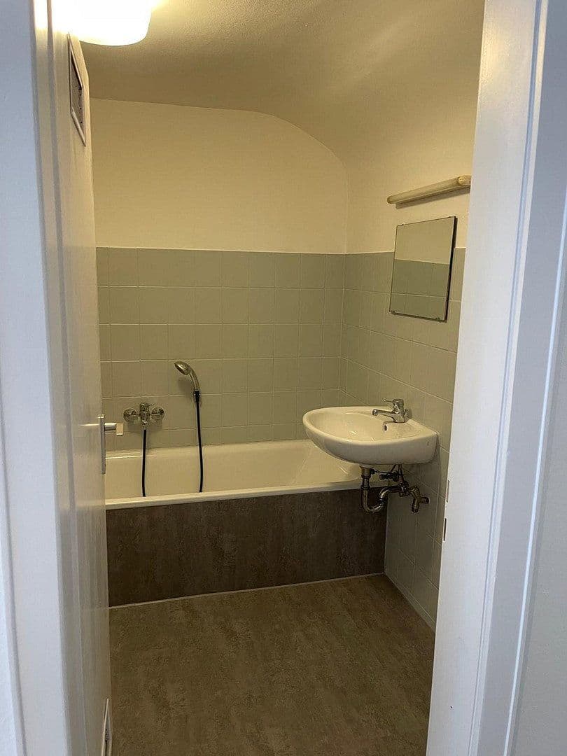 Pronájem bytu 2+kk 56 m², Kaiser-Friedrichstr. 32, Pforzheim, Bádensko-Württembersko Pronájem bytu 2+kk 56 m², Kaiser-Friedrichstr. 32, Pforzheim, Bádensko-Württembersko