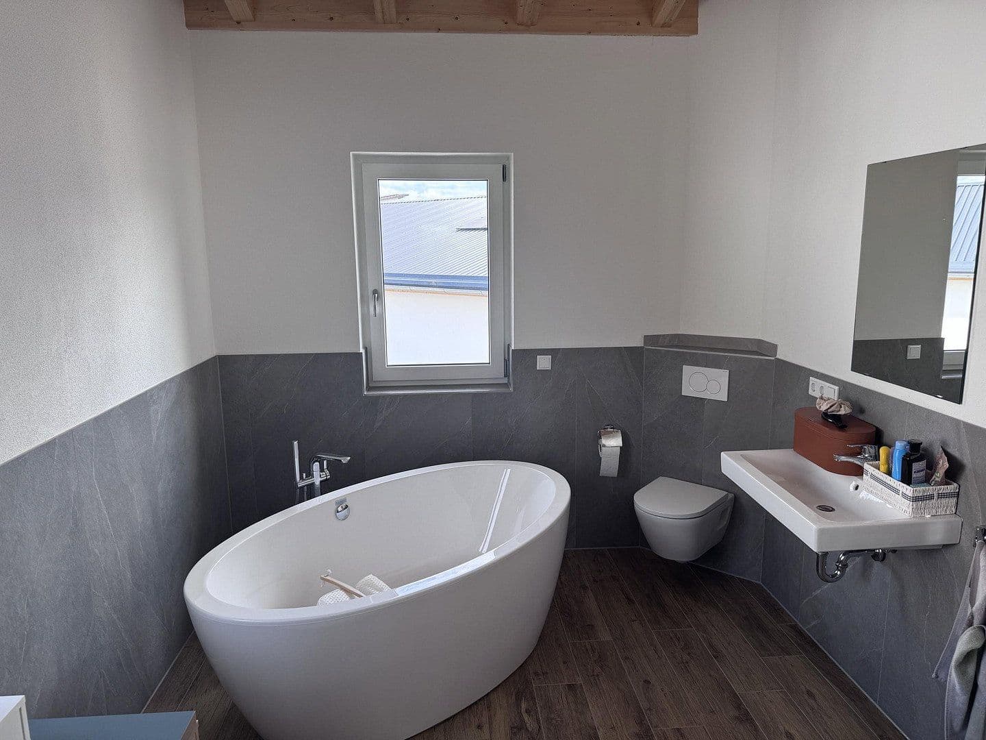 Pronájem domu 273 m², pozemek 750 m², Lauterbachstr.4b, Geretsried, Bavorsko Pronájem domu 273 m², pozemek 750 m², Lauterbachstr.4b, Geretsried, Bavorsko