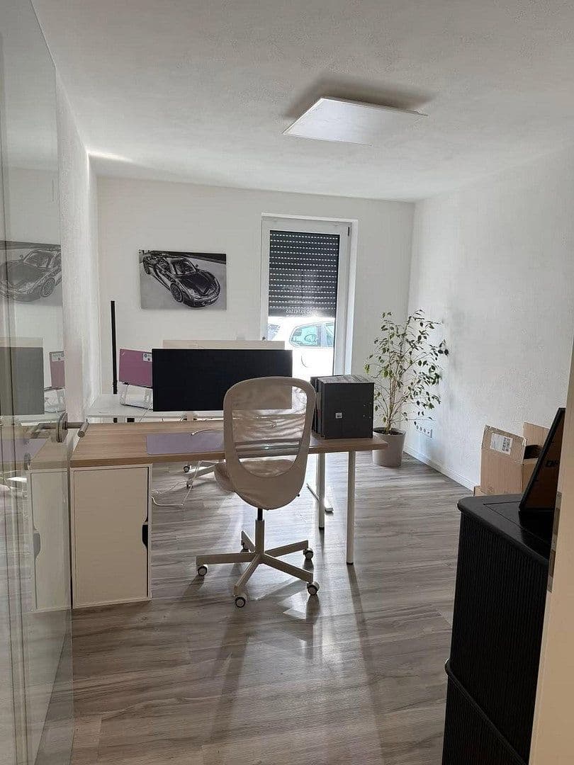 Pronájem domu 273 m², pozemek 750 m², Lauterbachstr.4b, Geretsried, Bavorsko Pronájem domu 273 m², pozemek 750 m², Lauterbachstr.4b, Geretsried, Bavorsko