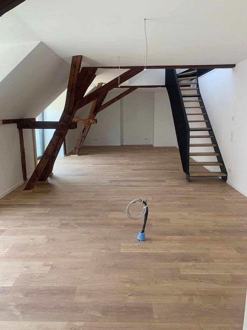 Pronájem bytu 4+1 88 m², Neustadt an der Aisch, Bavorsko Pronájem bytu 4+1 88 m², Neustadt an der Aisch, Bavorsko