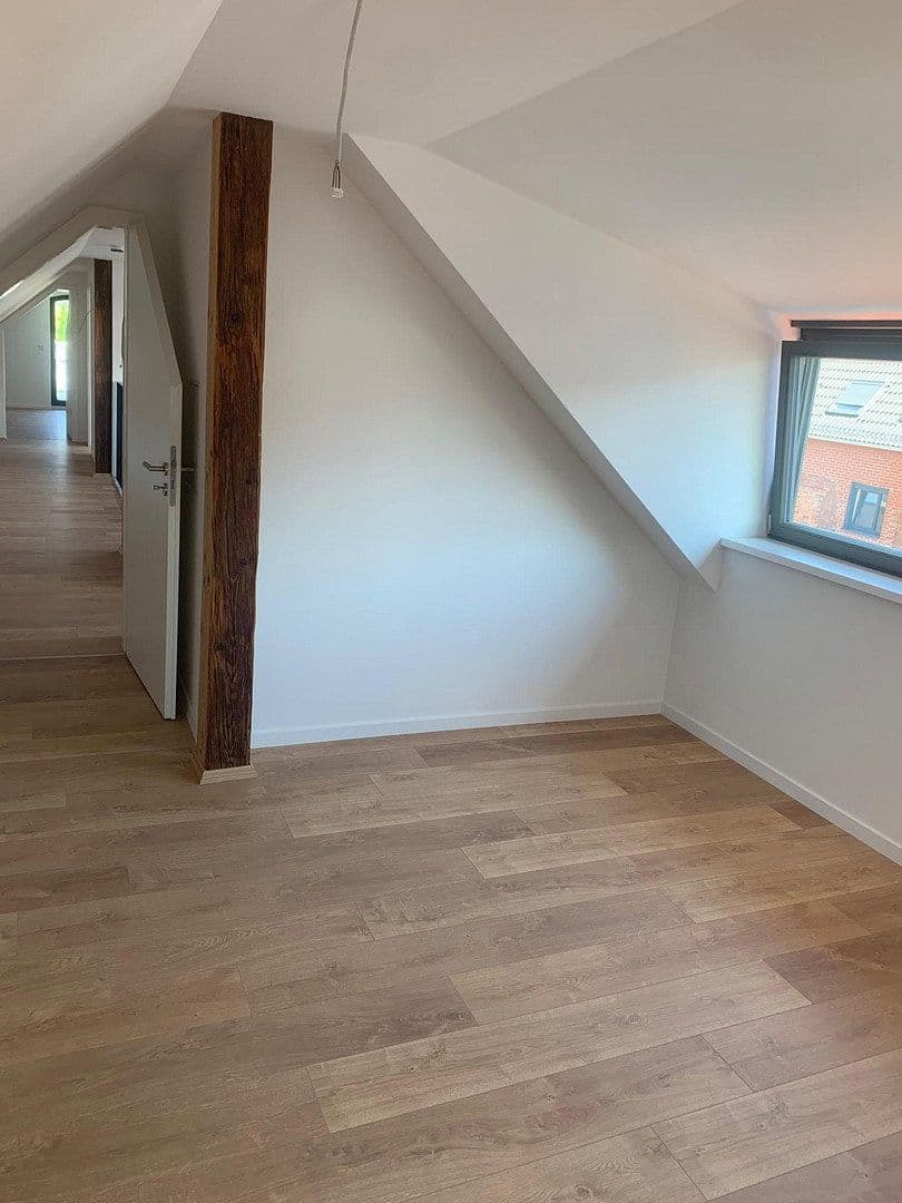 Pronájem bytu 4+1 88 m², Neustadt an der Aisch, Bavorsko Pronájem bytu 4+1 88 m², Neustadt an der Aisch, Bavorsko