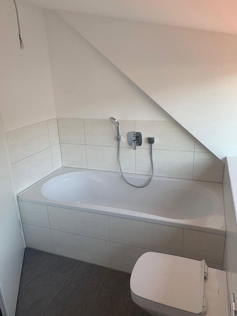 Pronájem bytu 4+1 88 m², Neustadt an der Aisch, Bavorsko Pronájem bytu 4+1 88 m², Neustadt an der Aisch, Bavorsko