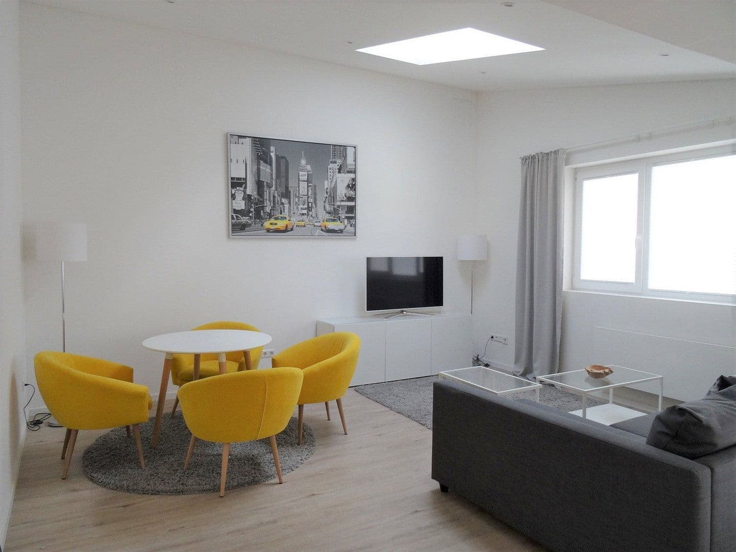 Pronájem bytu 2+1 60 m², Stuttgart, Bádensko-Württembersko Pronájem bytu 2+1 60 m², Stuttgart, Bádensko-Württembersko