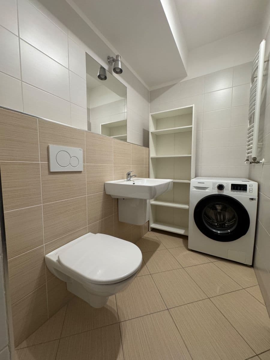 Pronájem bytu 1+kk 27 m², Zakšínská, Praha, Praha Pronájem bytu 1+kk 27 m², Zakšínská, Praha, Praha
