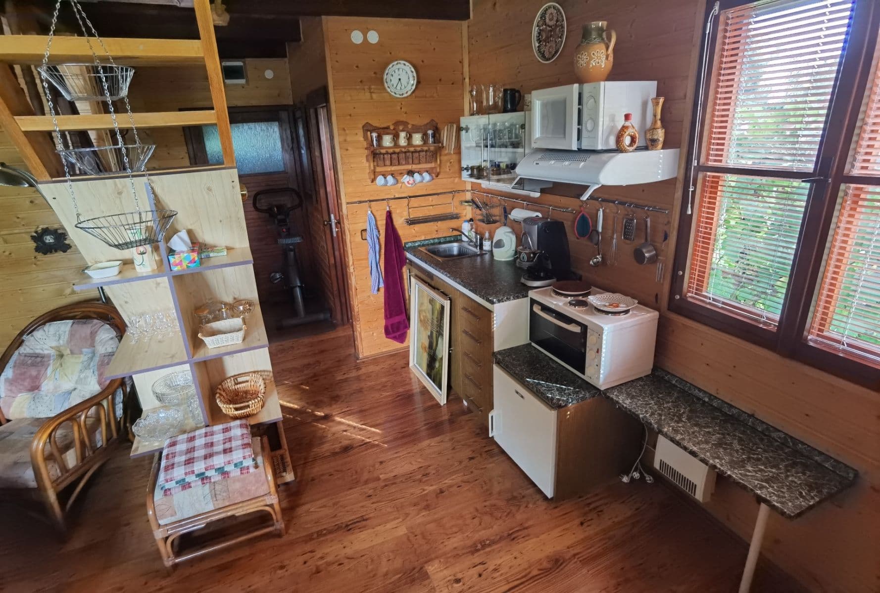 Prodej chaty, chalupy 38 m², pozemek 370 m², Kněževes, Středočeský kraj Prodej chaty, chalupy 38 m², pozemek 370 m², Kněževes, Středočeský kraj