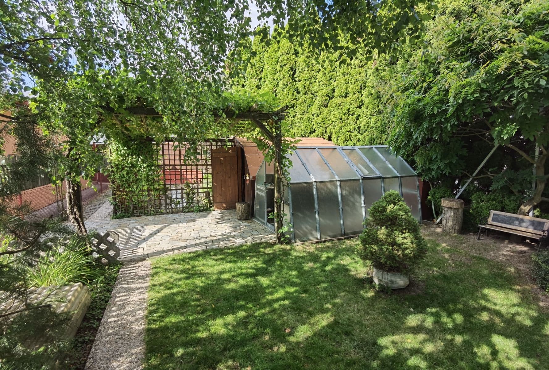 Prodej chaty, chalupy 38 m², pozemek 370 m², Kněževes, Středočeský kraj Prodej chaty, chalupy 38 m², pozemek 370 m², Kněževes, Středočeský kraj