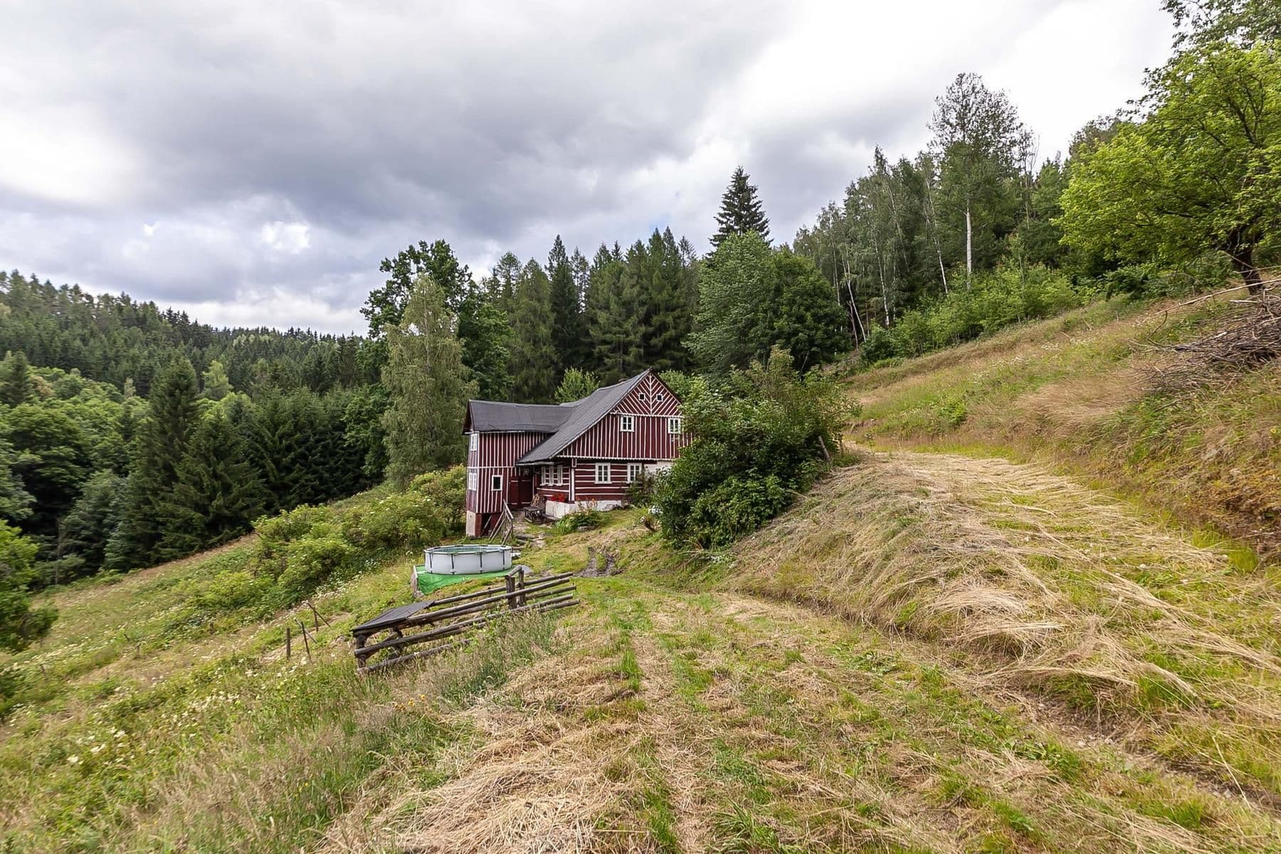 Prodej chaty, chalupy 240 m², pozemek 32.164 m², Jablonec nad Jizerou, Liberecký kraj Prodej chaty, chalupy 240 m², pozemek 32.164 m², Jablonec nad Jizerou, Liberecký kraj