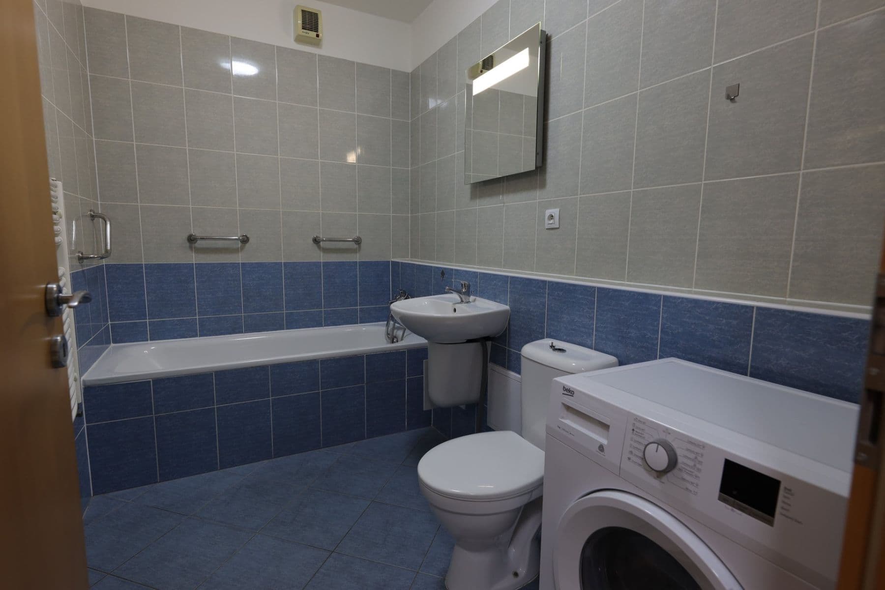 Pronájem bytu 2+kk 49 m², Pod Harfou, Praha, Praha Pronájem bytu 2+kk 49 m², Pod Harfou, Praha, Praha