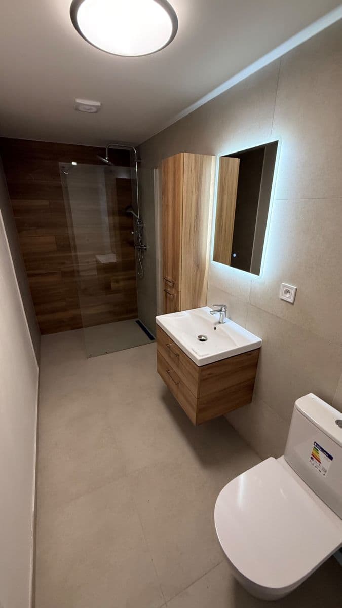 Pronájem bytu 2+kk 50 m², Ořech, Středočeský kraj Pronájem bytu 2+kk 50 m², Ořech, Středočeský kraj