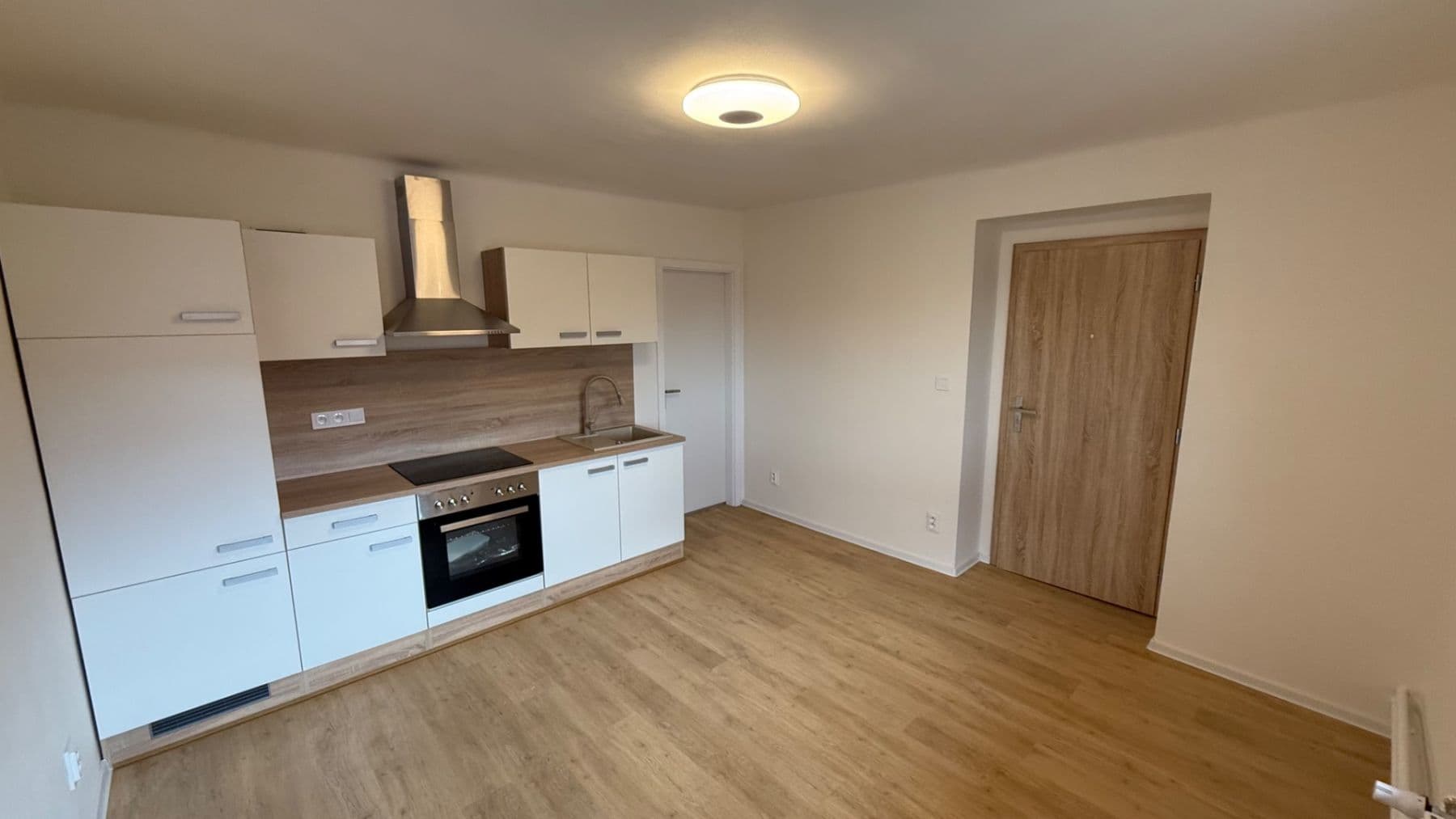 Pronájem bytu 2+kk 50 m², Ořech, Středočeský kraj Pronájem bytu 2+kk 50 m², Ořech, Středočeský kraj