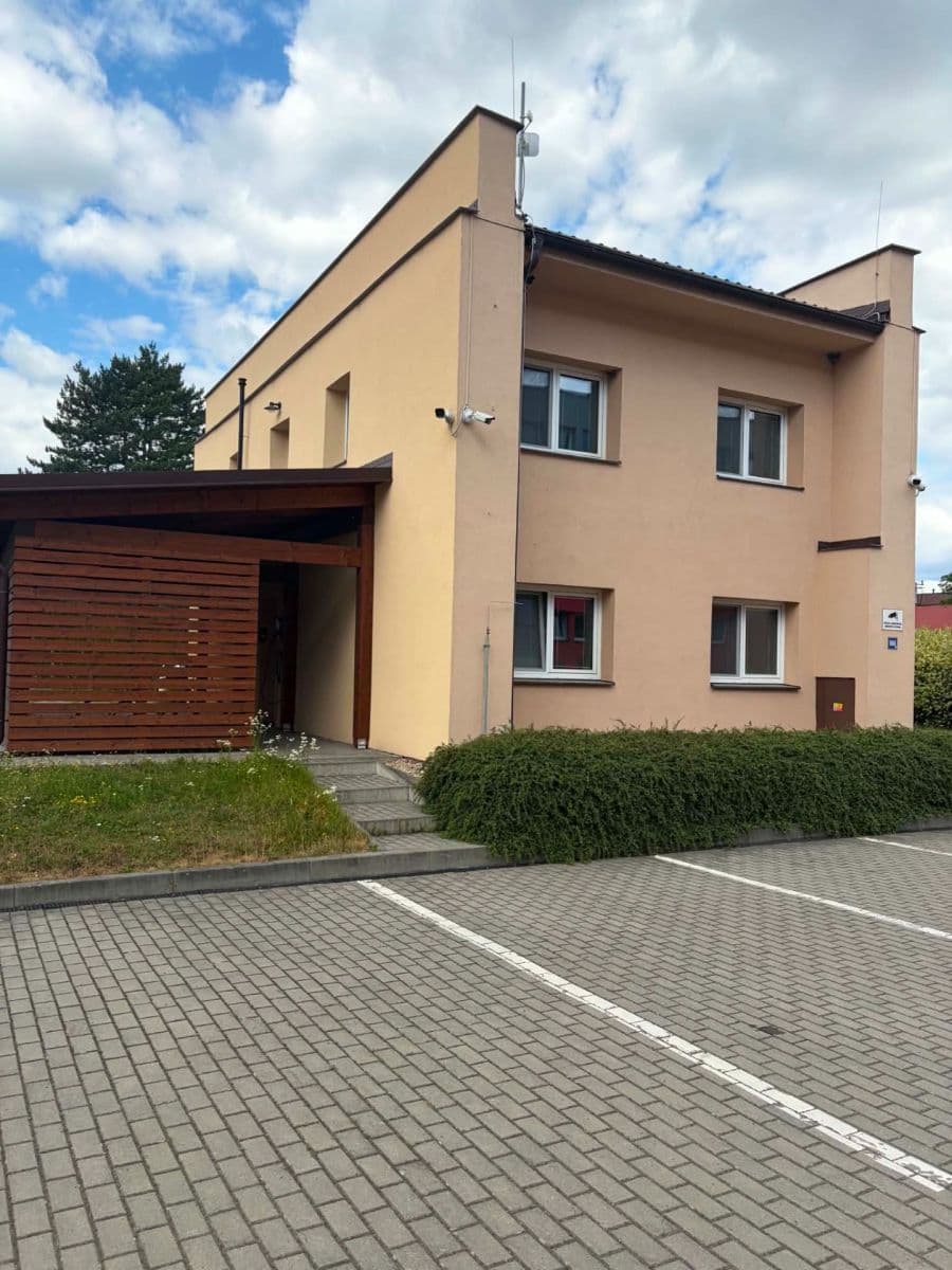 Pronájem kanceláře 120 m², Hemy, Valašské Meziříčí, Zlínský kraj Pronájem kanceláře 120 m², Hemy, Valašské Meziříčí, Zlínský kraj