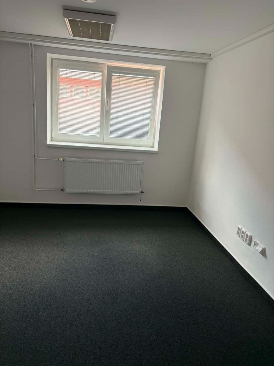 Pronájem kanceláře 120 m², Hemy, Valašské Meziříčí, Zlínský kraj Pronájem kanceláře 120 m², Hemy, Valašské Meziříčí, Zlínský kraj