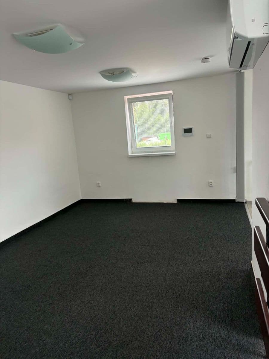 Pronájem kanceláře 120 m², Hemy, Valašské Meziříčí, Zlínský kraj Pronájem kanceláře 120 m², Hemy, Valašské Meziříčí, Zlínský kraj