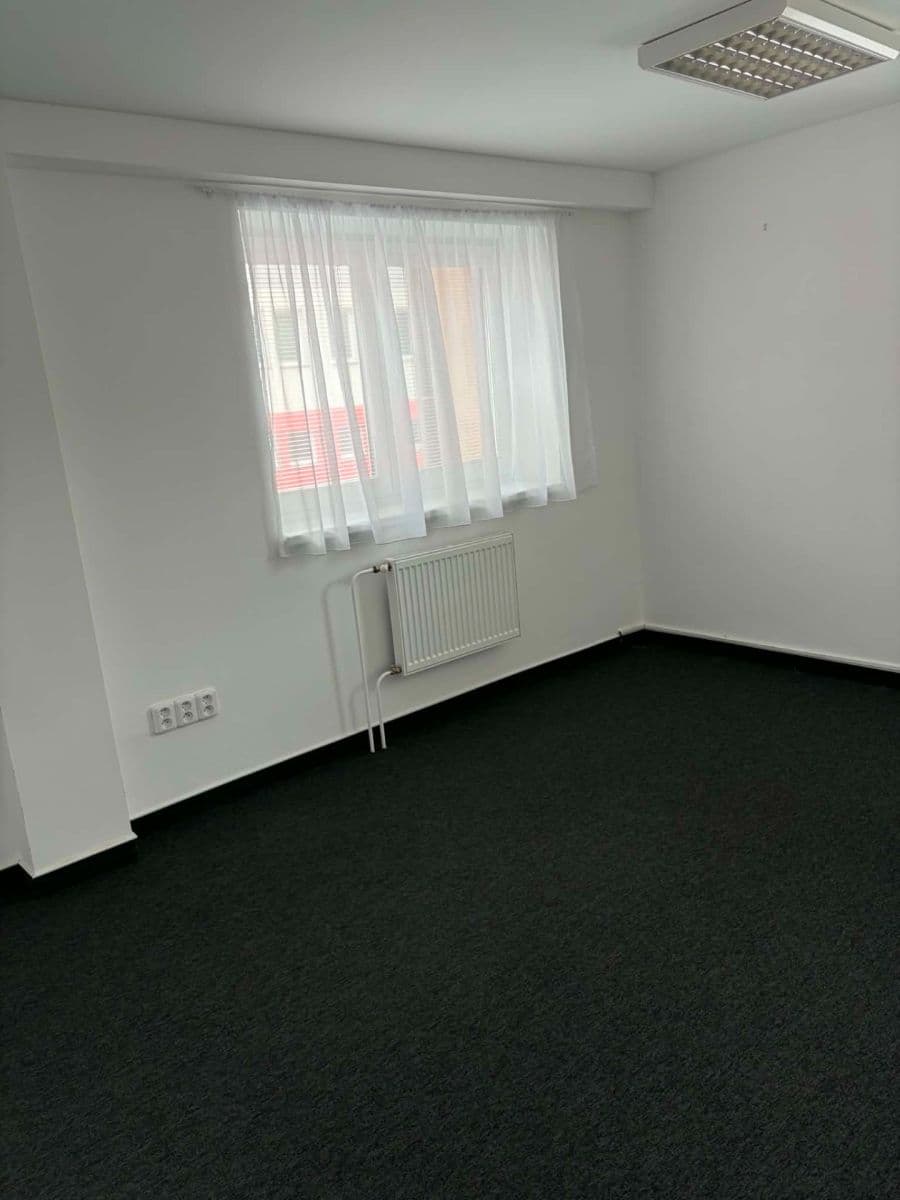 Pronájem kanceláře 120 m², Hemy, Valašské Meziříčí, Zlínský kraj Pronájem kanceláře 120 m², Hemy, Valašské Meziříčí, Zlínský kraj