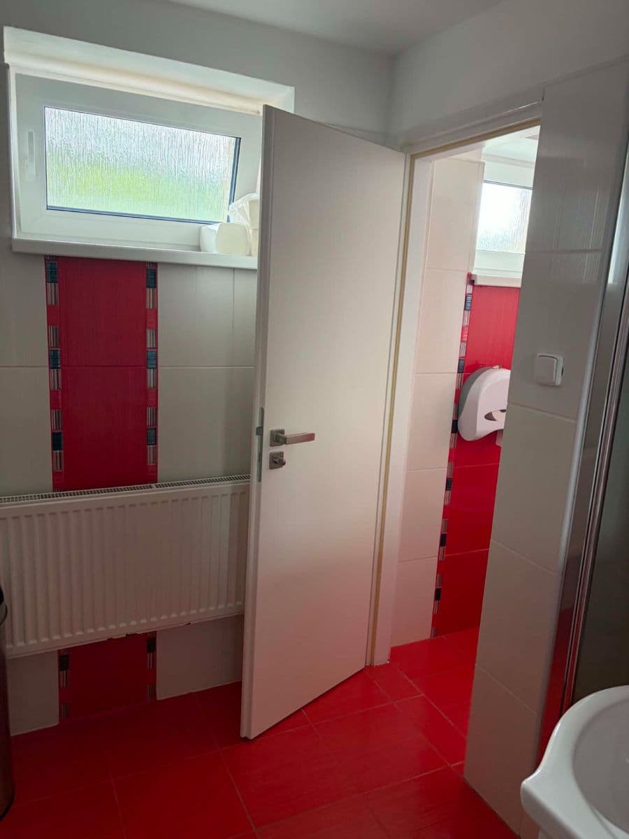 Pronájem kanceláře 120 m², Hemy, Valašské Meziříčí, Zlínský kraj Pronájem kanceláře 120 m², Hemy, Valašské Meziříčí, Zlínský kraj
