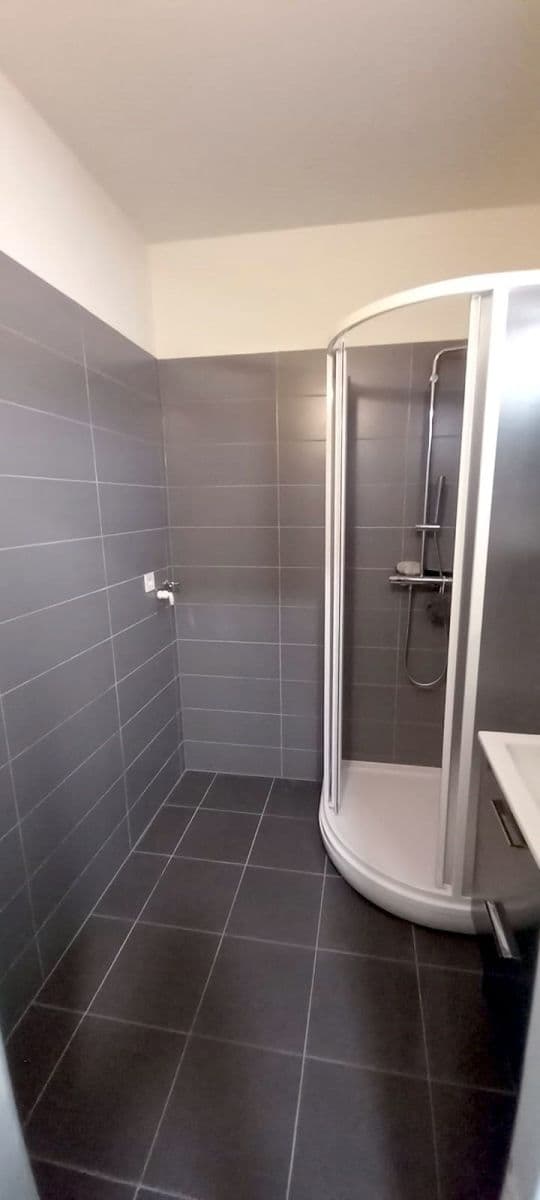 Pronájem bytu 2+1 68 m², U Spořitelny, Karlovy Vary, Karlovarský kraj Pronájem bytu 2+1 68 m², U Spořitelny, Karlovy Vary, Karlovarský kraj