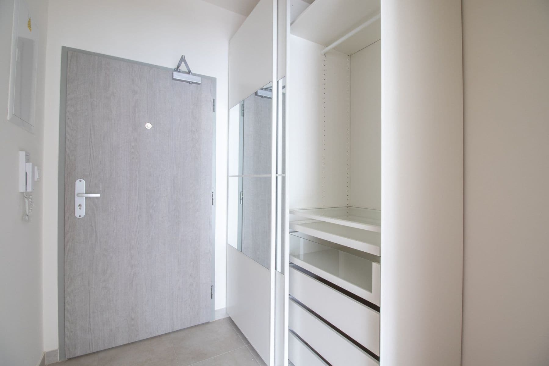 Pronájem bytu 1+kk 37 m², Gerstelova, Praha, Praha Pronájem bytu 1+kk 37 m², Gerstelova, Praha, Praha