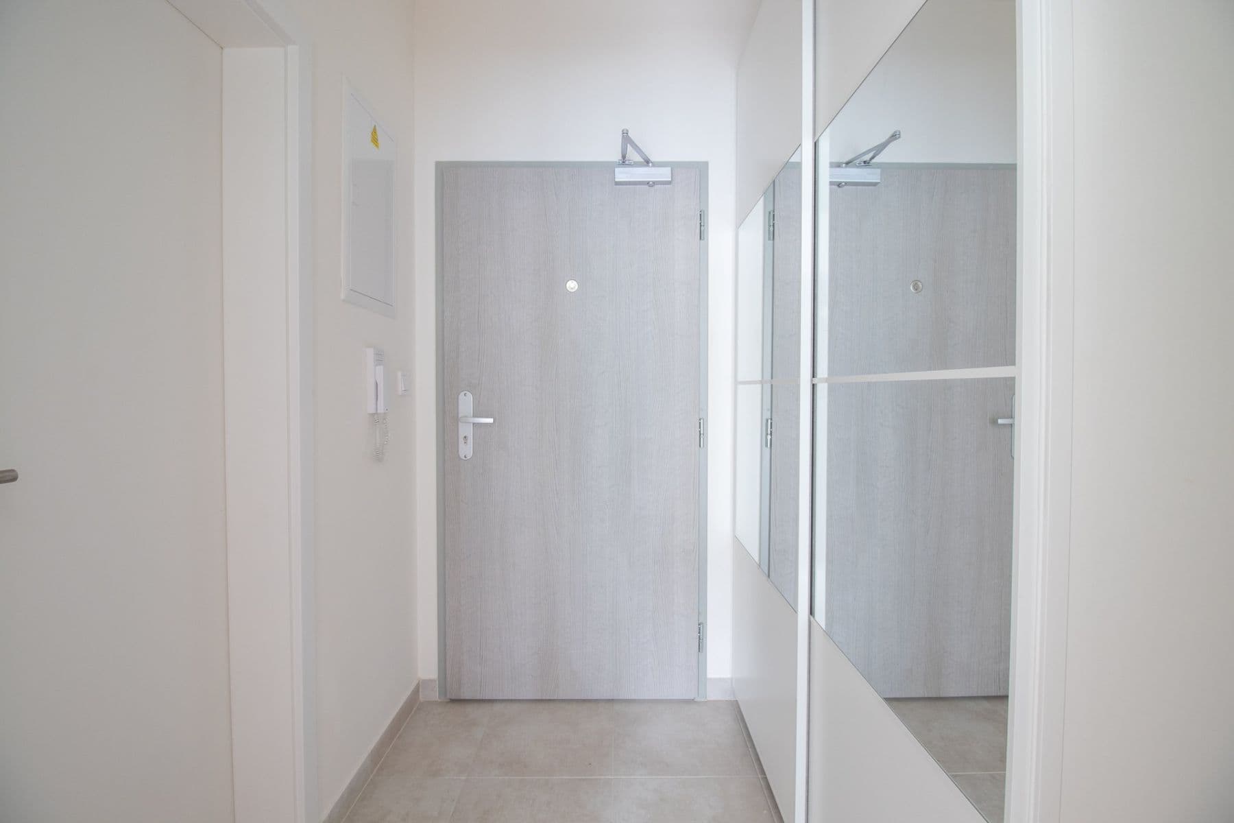 Pronájem bytu 1+kk 37 m², Gerstelova, Praha, Praha Pronájem bytu 1+kk 37 m², Gerstelova, Praha, Praha