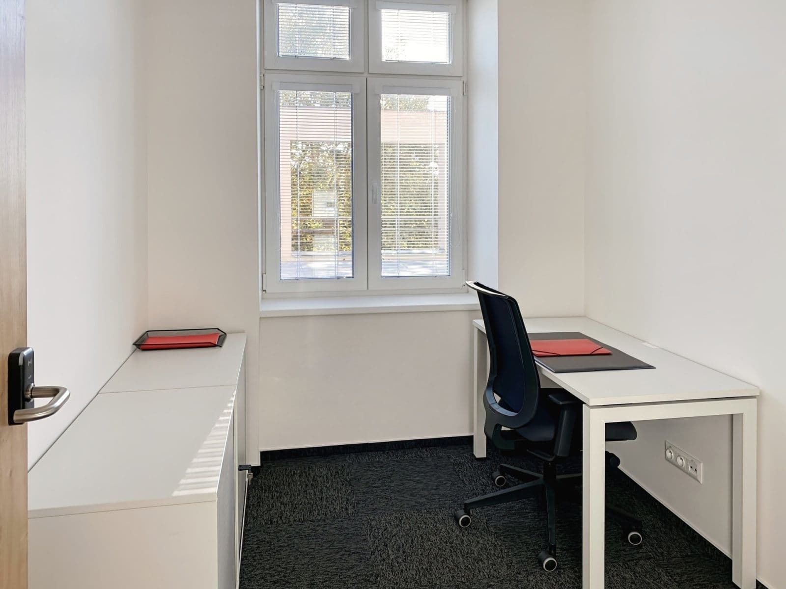 Pronájem kanceláře 8 m², 28. října, Ostrava, Moravskoslezský kraj Pronájem kanceláře 8 m², 28. října, Ostrava, Moravskoslezský kraj